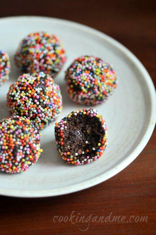 chocolate biscuit balls recipe step by step