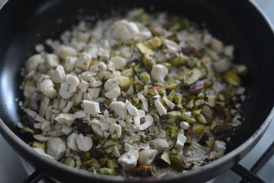 oats and dates ladoo healthy diwali sweets