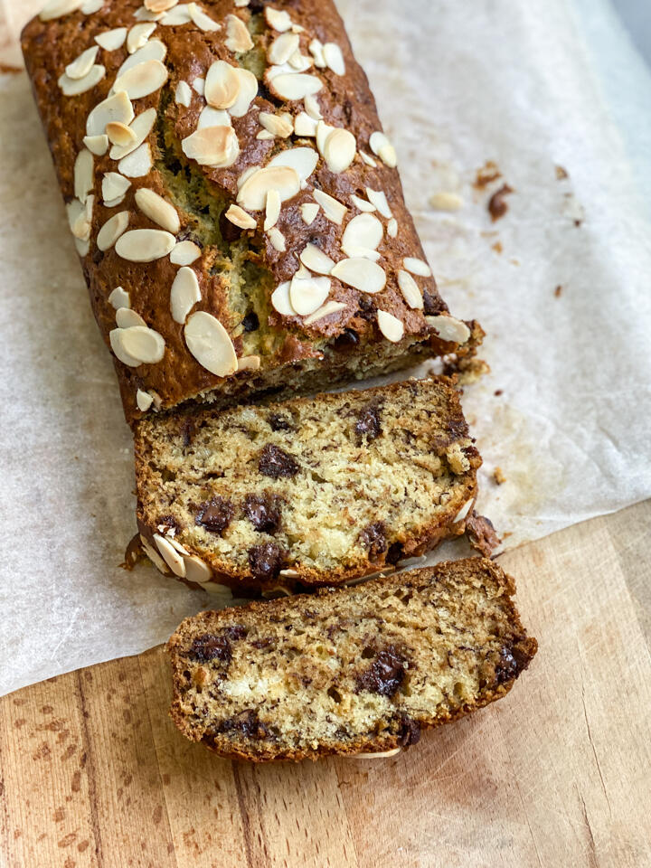 One Bowl Chocolate Chip Banana Bread - Edible Garden