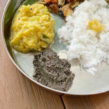 ellu chutney sesame chutney on a plate