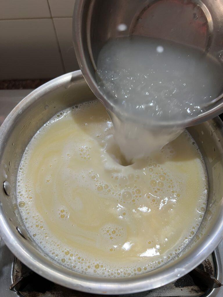 eggless butter pudding - adding china grass
